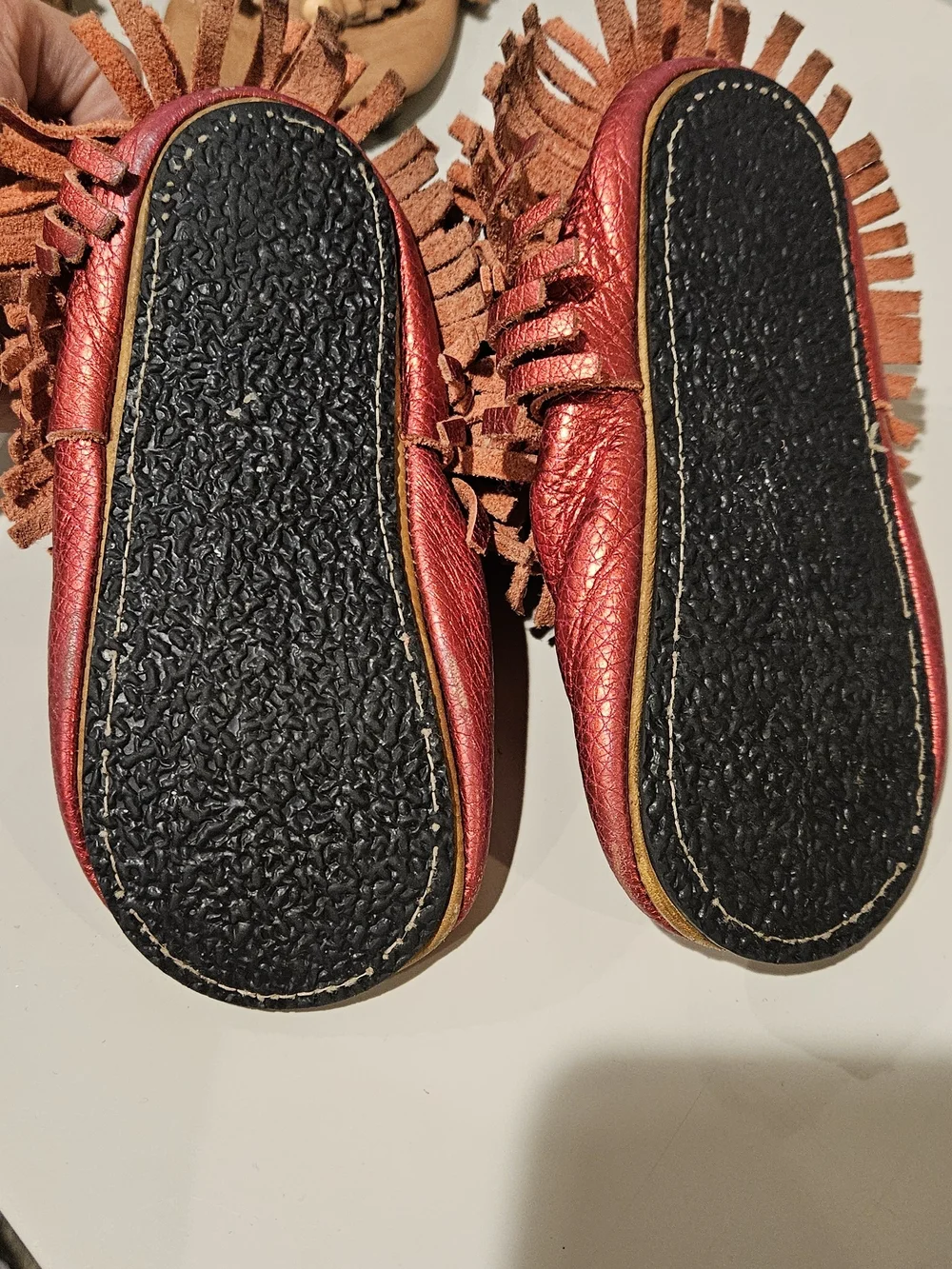 D&F Metallic Red Fringe Moccasin Shoes